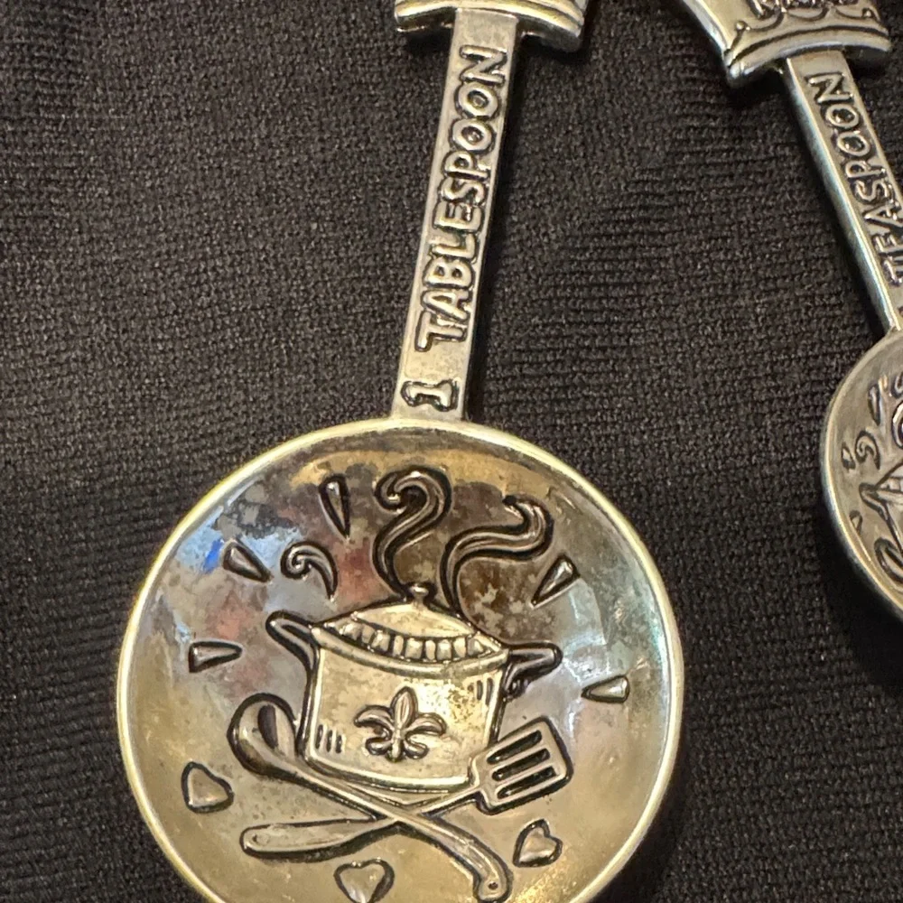 Ganz- Queen of the Kitchen Embossed Decorative Measuring Spoon set of 4